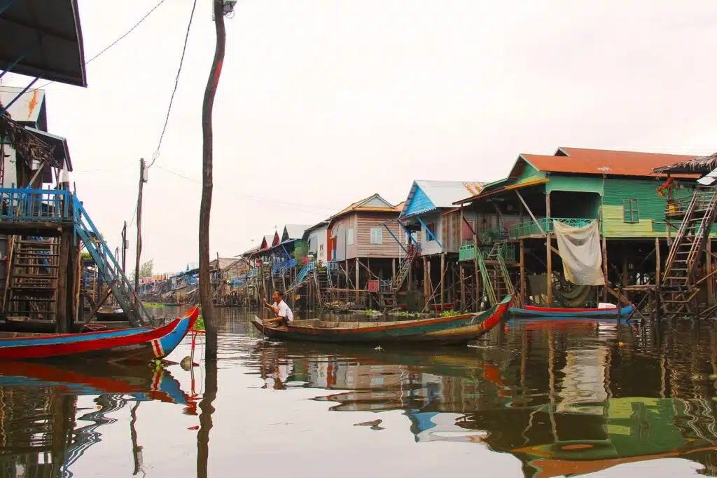 Fishing in Tonlé Sap Lake