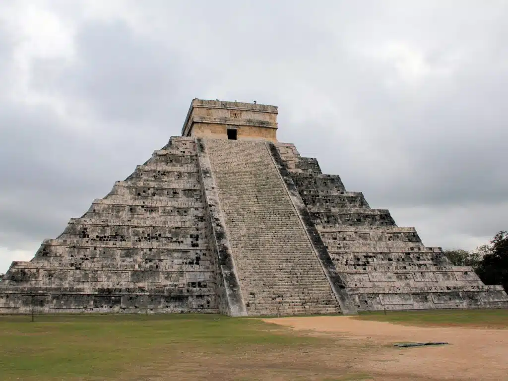 Chichen-itza, El Castillo