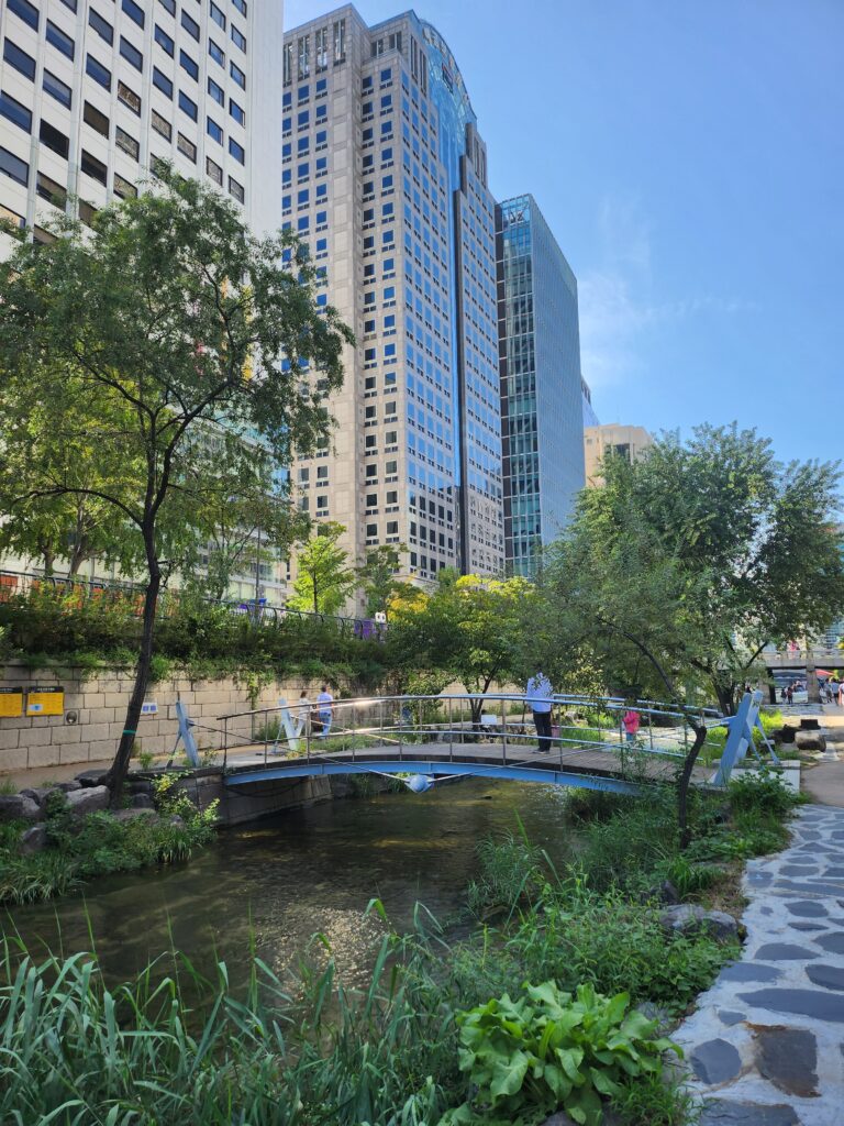 Cheonggyecheon bridge