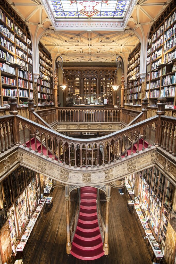 Inside the Livraria Lello