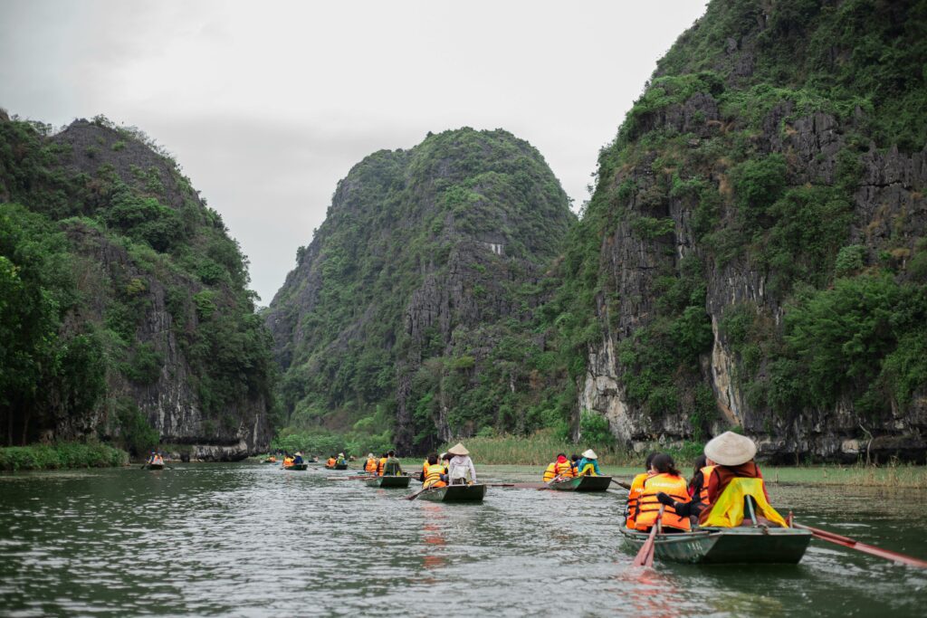 Ninh Binh, pagoda tour