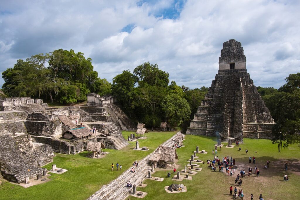 Tikal, Pyramids